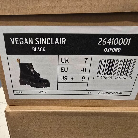 Dr. Martens Vegan Leather Sinclair 26410001 Platform Boot Boots Women's Sz 9 NEW - Picture 10 of 10